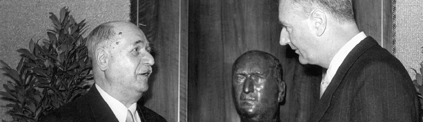 Hans Bredow (left) in conversation with Director General of Hessischer Rundfunk Eberhard Beckmann in the Fifties